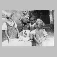 110-0087 Klein Warnien - Die Kinder Schirmacher. Von links Ingrid, Anita, Kaete, Ruth und die kleine Ute .JPG